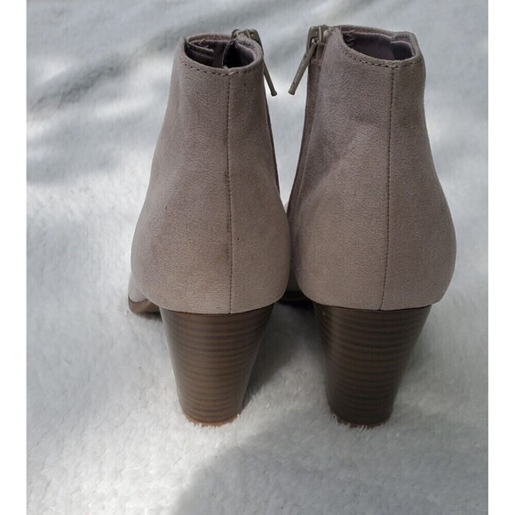 NEW OLD NAVY Size 7 FAUX SUEDE‎ LEATHER HIGH HEEL BOOTIES SAGE Beige ANKLE BOOTS - Picture 8 of 13